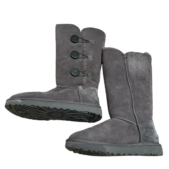 Women’s UGG Bailey Button Triplet II Boot - Picture 2 of 8
